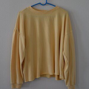 American Eagle Yellow Crew Neck Sweatshirt with rough edge, size Large